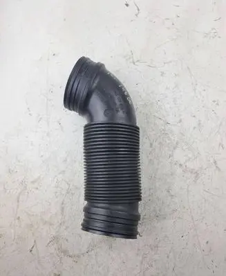 Volkswagen Jetta V Air intake hose/pipe 1K0129684B VCD446148DE