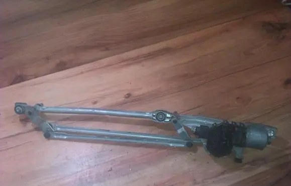Ford Focus Front wiper linkage and motor 4m5117k484bc