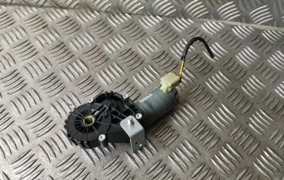 BMW 5 F10 F11 Seat adjustment motor 0390204007 52109168745 9168745