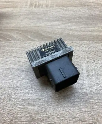 Opel Vivaro Glow plug pre-heat relay 9640469680