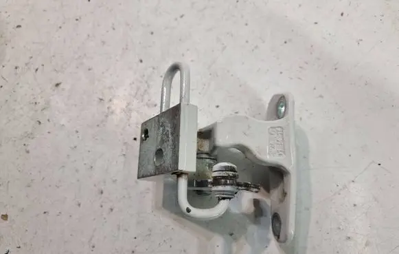 Volkswagen Transporter - Caravelle T6 Front door lower hinge 7E0831412