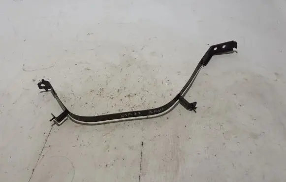 Fuel tank mounting bracket