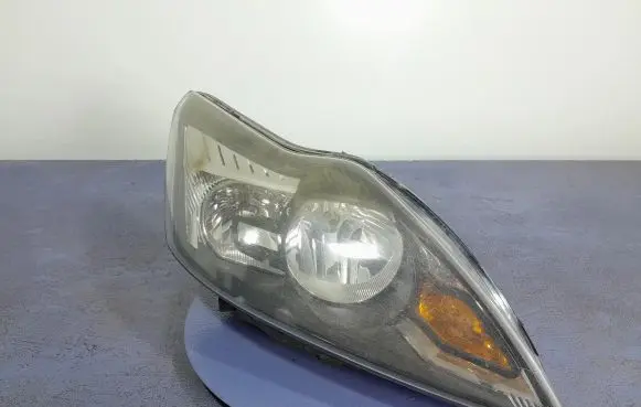 Ford Focus Headlight/headlamp 8M51-13W029-CD
