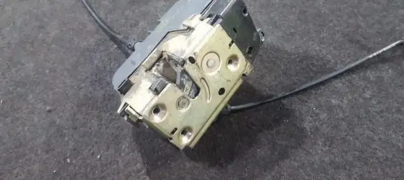 Renault Megane II Rear door lock