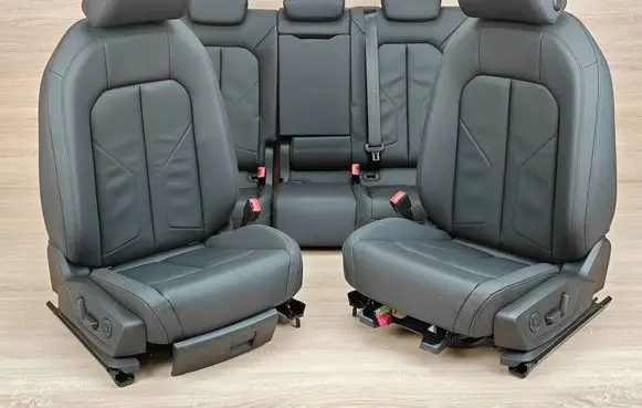 Audi Q3 F3 Seat set 
