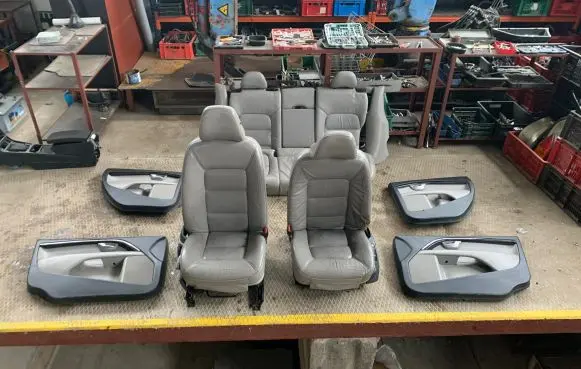 Volvo V70 Interior set 
