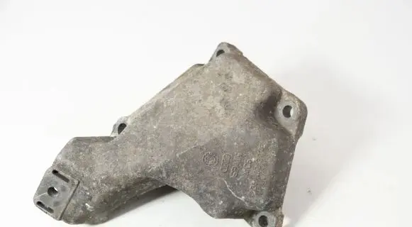 Audi A6 S6 C5 4B Engine mounting bracket 8D0199307G