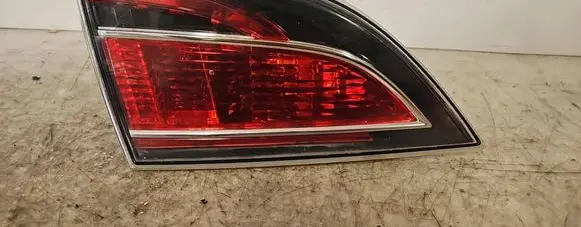 Tailgate rear/tail lights