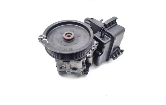 Mercedes-Benz C W204 Power steering pump A0064661501 7693900509
