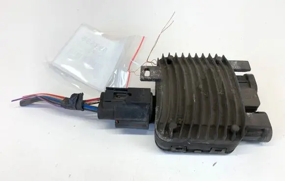 Volvo XC60 Fan control module 