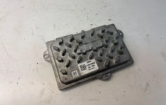 Peugeot 3008 II Xenon control unit/module L90208185