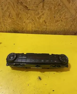 Mercedes-Benz C W203 Climate control unit 2118300685
