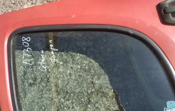 Citroen Jumper Front door window glass four-door