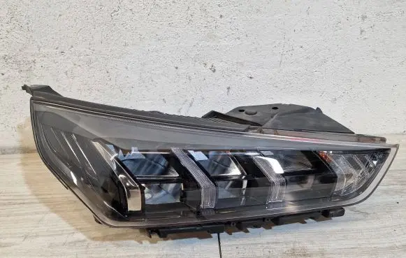 Hyundai Ioniq Headlight/headlamp 92101-G2200