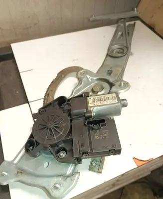 Renault Scenic III - Grand scenic III Rear window lifting mechanism without motor 807300011r