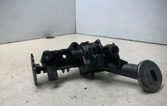 Renault Megane II Oil pump 77006002520