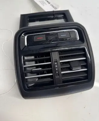 Volkswagen PASSAT B8 Rear air vent grill 3G0857100H 1540200194 26092015