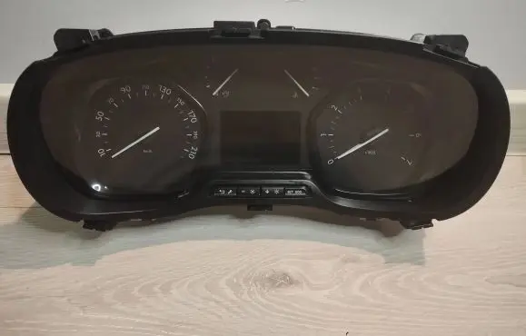 Opel Vivaro Speedometer (instrument cluster) 9837473080 26022022 SN21500896