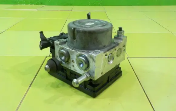 Mitsubishi Outlander ABS Pump 4670A990 XP223