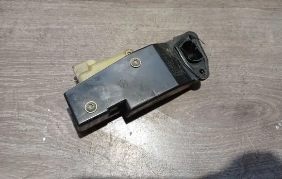 Volvo S60 Fuel tank cap lock 9483311 3606