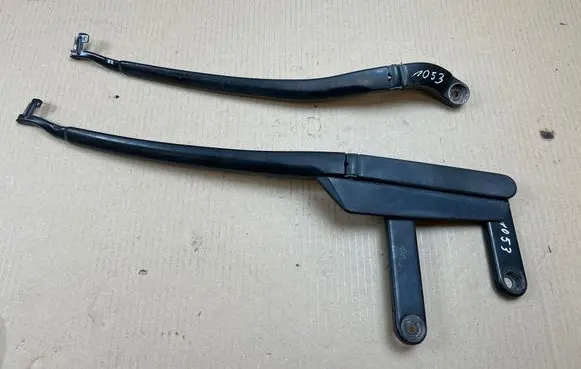 Porsche Cayenne (9PA) Front wiper blade arm 7L0955205F