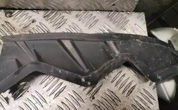 Volkswagen PASSAT B6 Front bumper mounting bracket 3c0807889