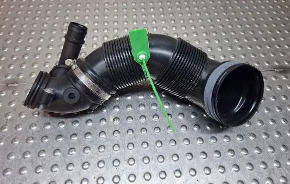 Audi Q3 F3 Air intake hose/pipe S27705235 5QA129654G 5Q0129635