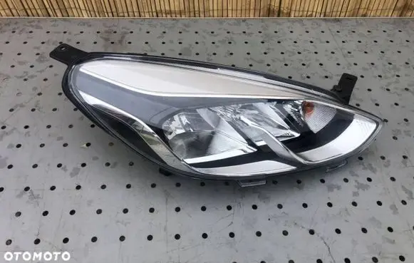 Ford Fiesta Headlight/headlamp H1BB13W029AJ 175PL25168 01000201
