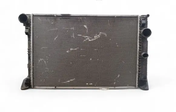 Mercedes-Benz CLS C218 X218 Coolant radiator A2045003703