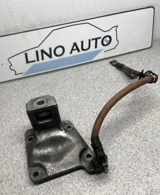 BMW 5 E39 Engine mounting bracket 6751226 1737755