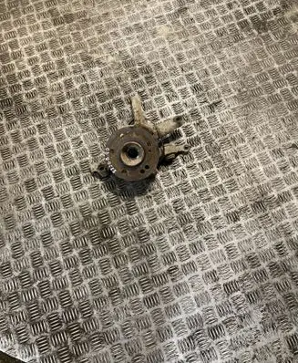 Mercedes-Benz S W220 Rear wheel hub A2203509008 2203509008