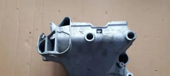 Audi A3 8Y Engine mounting bracket 05C199207