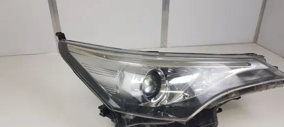 Toyota Avensis T270 Headlight/headlamp