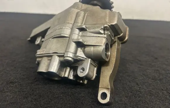 Mercedes-Benz ML W164 Oil pump 6421810847