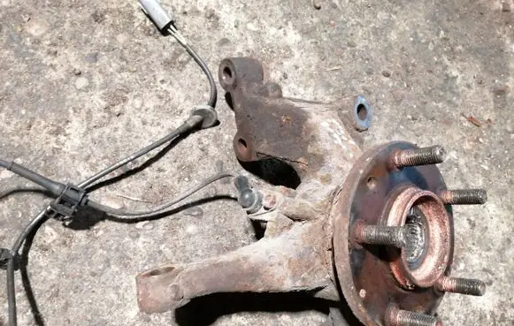 Mazda CX-7 Front wheel hub