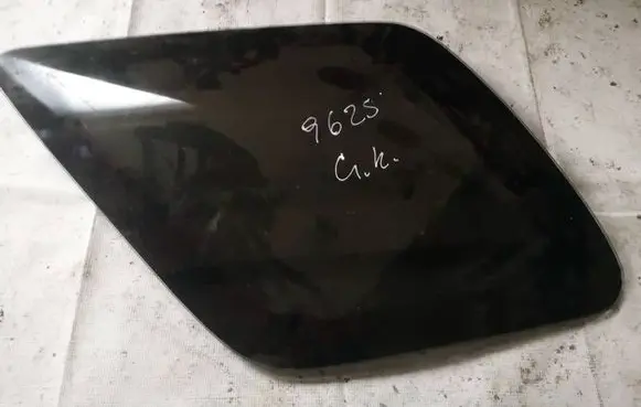Ford Maverick Rear side window as2