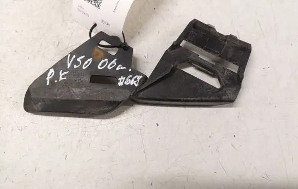 Volvo V50 Headlight/headlamp mounting bracket 30678261