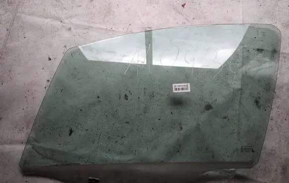 Citroen C3 Front door window glass four-door as2