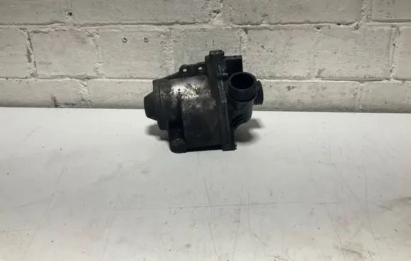BMW 5 E60 E61 Water pump A2C53326031