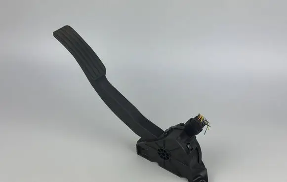 Jaguar XF Accelerator throttle pedal 698540C 695031627 F1503