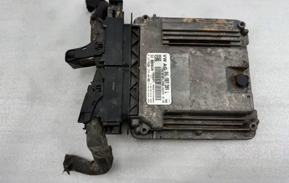 Audi A5 Engine control unit/module 04L907309L 04L907309