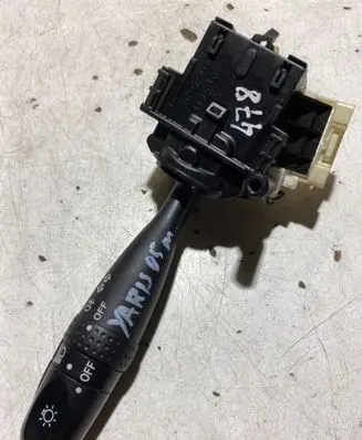 Toyota Yaris Indicator stalk 1736482