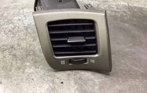 Toyota Avensis Verso Dash center air vent grill 5566044130 5566044160