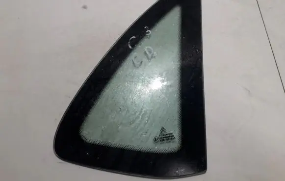 Citroen C3 Rear side window