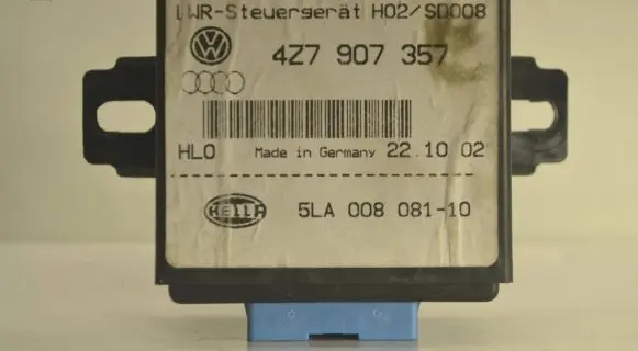 Volkswagen Golf V Light module LCM 4Z7907357 221002 5LA00808110