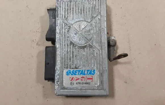 Opel Omega B2 LP gas control unit module 67R014862