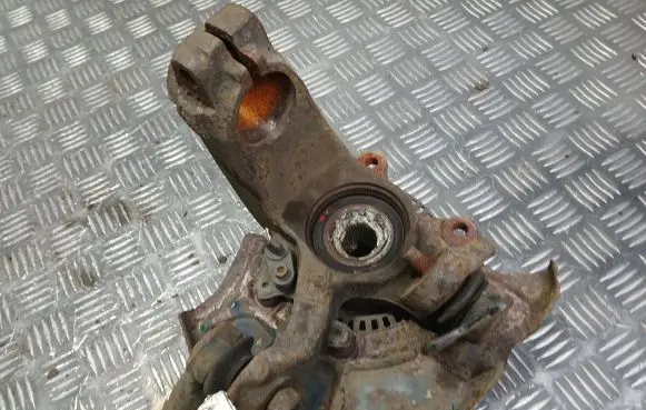 Audi A3 S3 8L Front wheel hub spindle knuckle