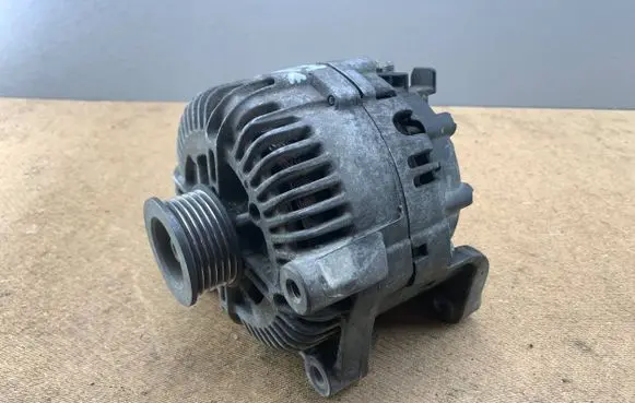 BMW X5 E70 Generator/alternator 7796125 12317796125 7801173