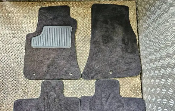 Dodge Challenger Car floor mat set 42858J