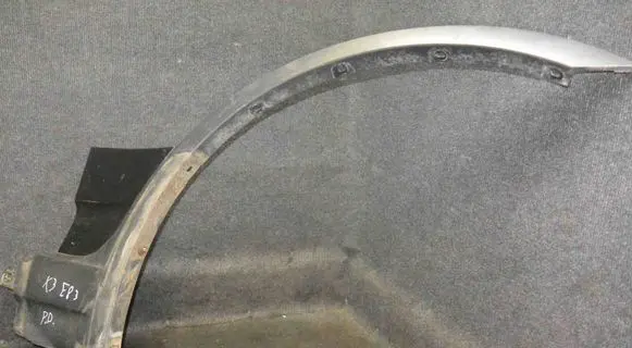 BMW X3 E83 Fender end trim 3401808